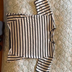 ZARA🦋Black and white Striped Short Sleeve T  Cute gold buttons -nautical style